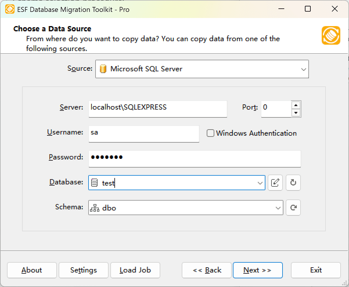 SQL Server connection dialog showing host field, authentication options, and refresh controls